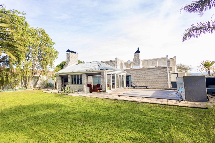 4 Bedroom Property for Sale in Sonstraal Heights Western Cape